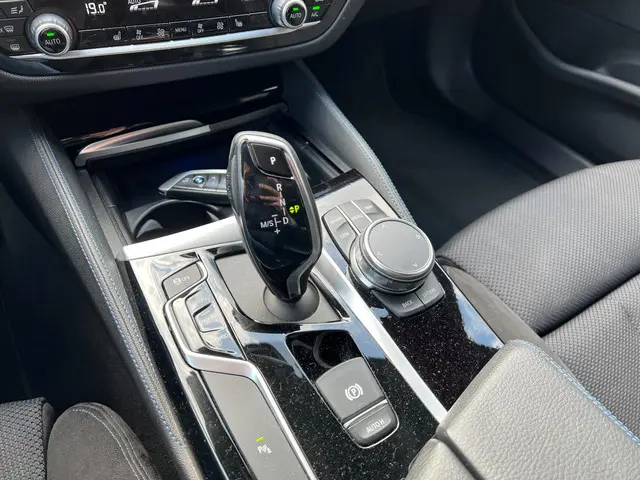 BMW 5 Serie Touring 525d High Executive 2018 Diesel 24