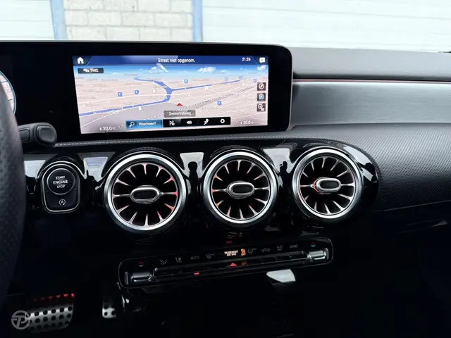 Mercedes-Benz A-Klasse 220 Premium Plus 2020 Benzine 17