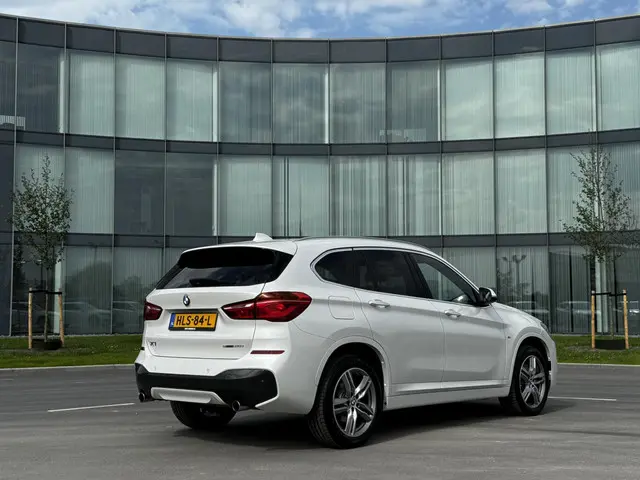BMW X1 sDrive20i Executive 2018 Benzine 4