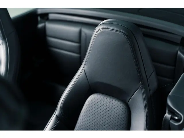 Porsche 911 Carrera 4S Cabriolet 2020 Benzine 31