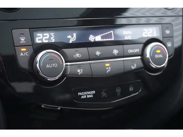 Nissan QASHQAI 1.2 Premier Edition 2014 Benzine 13