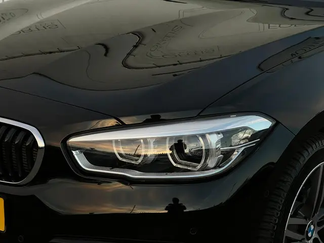 BMW 1 Serie 118i Sport Line Edition 2019 Benzine 25