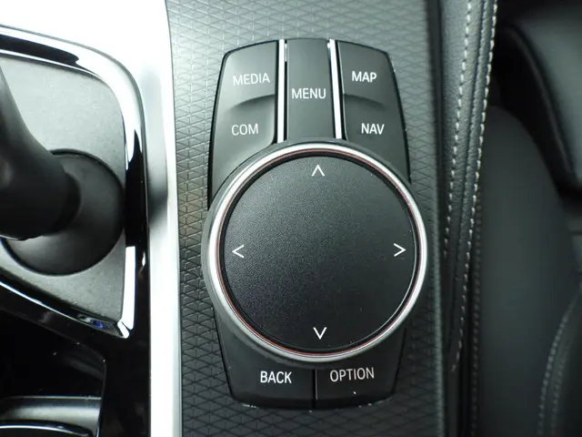 BMW 5 Serie Touring 520i 2023 Benzine 18