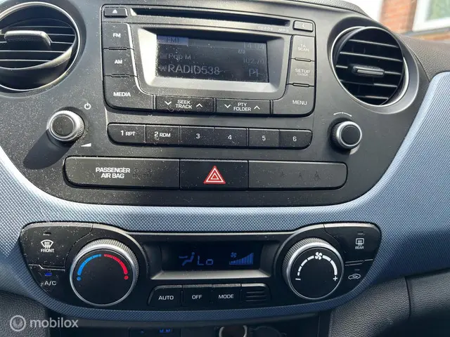 Hyundai i10 1.0i i-Motion Comfort 2015 Benzine 8