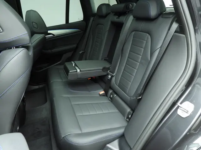 BMW iX3 High Executive Edition 80 kWh 2025 Elektrisch 8