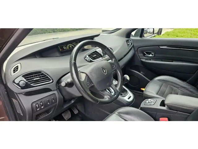 Renault Scénic 1.2 TCe Bose 2013 Benzine 20