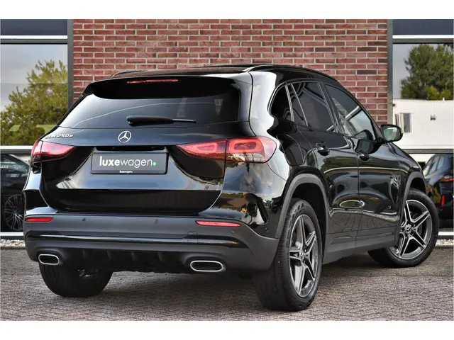 Mercedes-Benz GLA 2