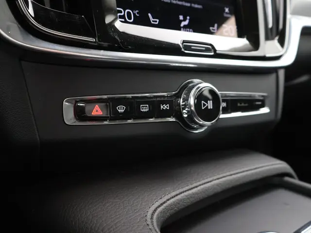 Volvo V90 2.0 T4 190 PK AUT. 2019 Benzine 66