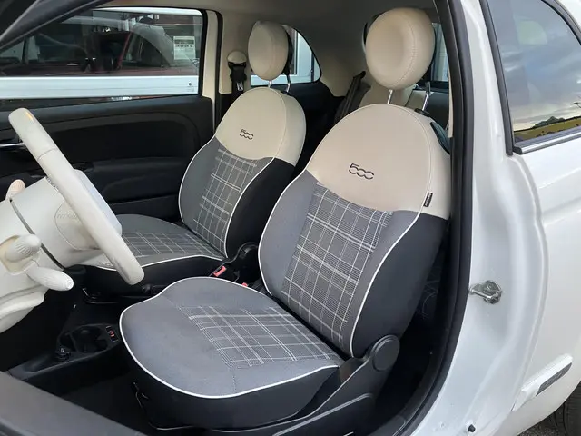 Fiat 500 1.2 Lounge 2017 Benzine 18