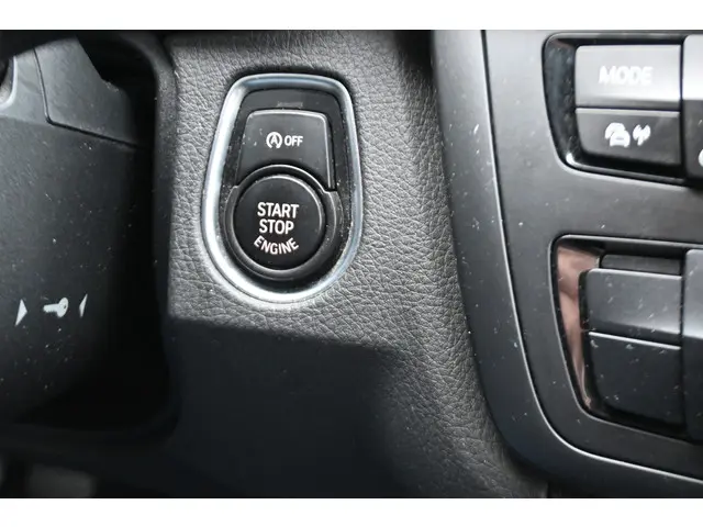 BMW 3 Serie 316i Business 2015 Benzine 40