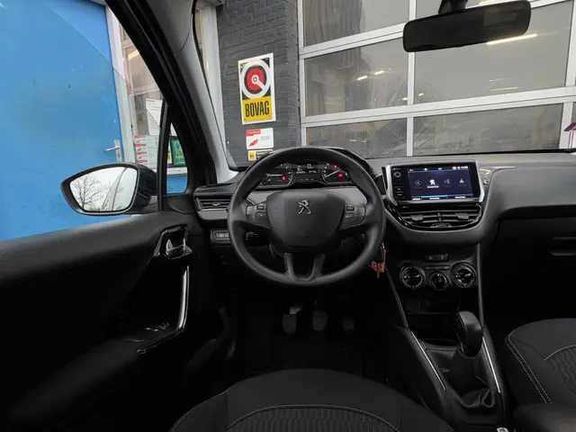 Peugeot 208 1.2 RIJKLAAR! Nieuwe Distributie 2019 Benzine 35