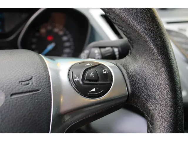 Ford C-MAX 1.0 Titanium 2013 Benzine 17