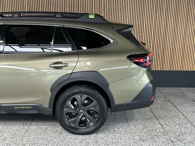 Subaru Outback 2.5i CVT 2022 Benzine 16