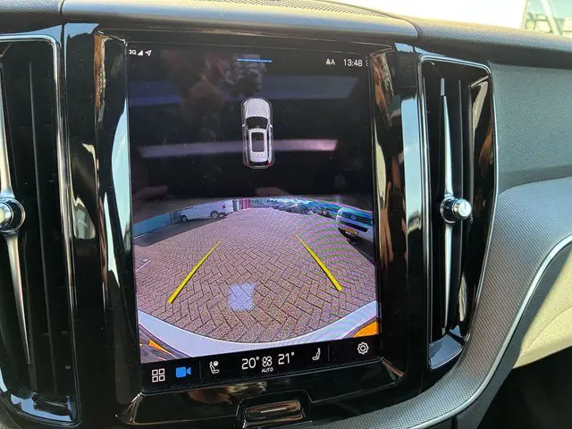 Volvo XC60 2.0 B5 R-Design 2022 Benzine 8