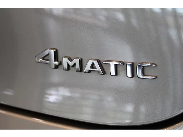 Mercedes-Benz GLC Coupé 300 4MATIC Premium 2019 Benzine 18