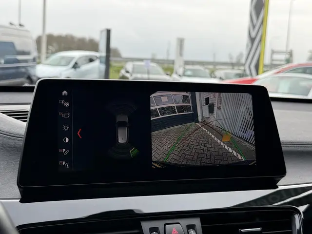 BMW X1 xDrive25e High Executive 2021 Hybride Benzine 12