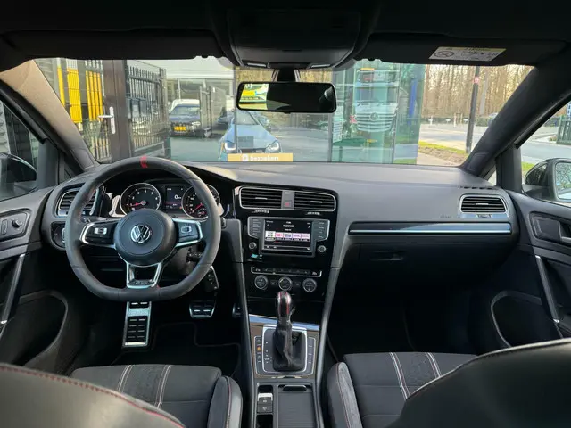 Volkswagen Golf 2.0 TSI GTI Clubsport 2017 Benzine 10