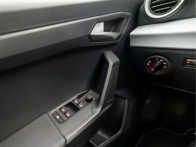 SEAT Arona 1.0 TSI Sport 2021 Benzine 22