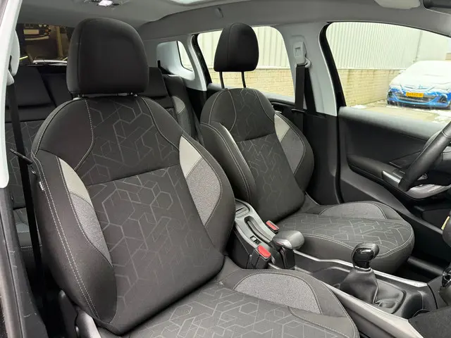 Peugeot 2008 1.2 PureTech Blue Lion 2017 Benzine 22