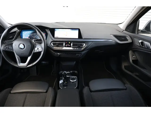 BMW 1 Serie 118i Executive Sportline Aut. 2021 Benzine 4