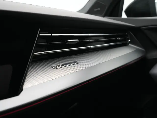 Audi A3 Limousine 30 TFSI S edition 2025 Benzine 41