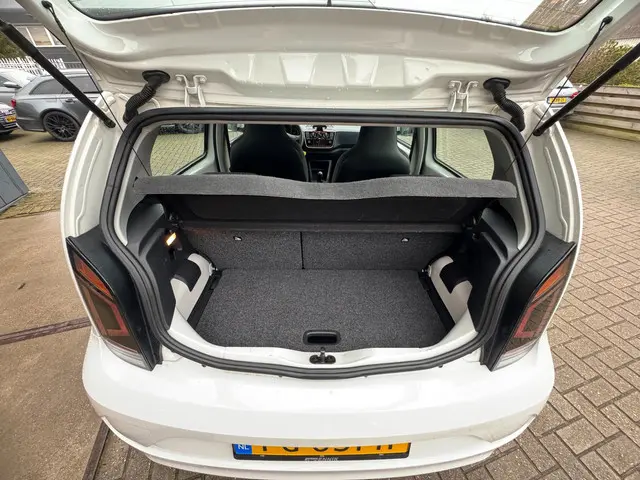 Volkswagen up! 1.0 BMT move up! 2017 Benzine 22