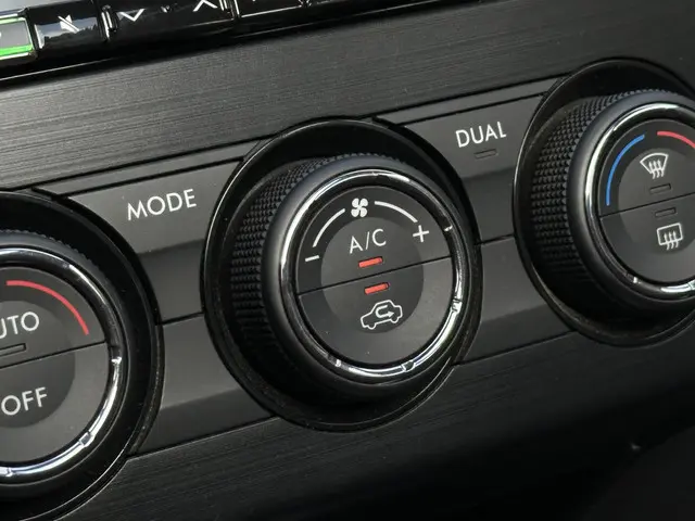 Subaru Forester 2.0 Luxury Plus 2014 Benzine 15