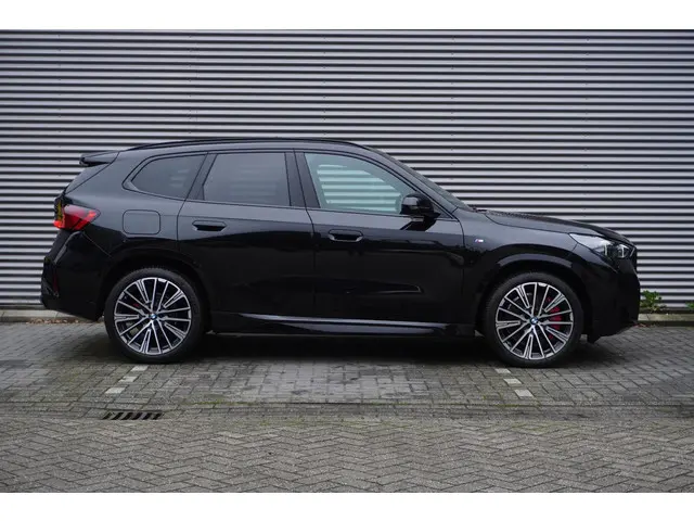 BMW X1 xDrive23i 2025 Benzine 4