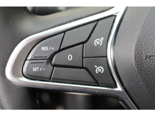 Renault Clio 1.0 TCe 90 Equilibre 2023 Benzine 24