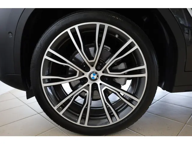 BMW X4 xDrive20i 2021 Benzine 6