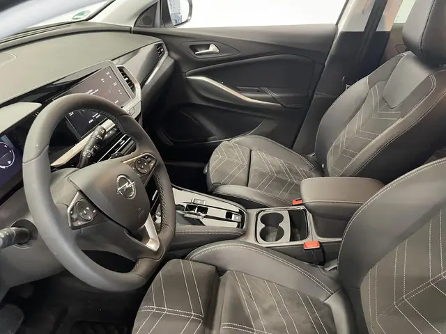 Opel Grandland 1.2 Turbo GS Auto. 2024 Benzine 14