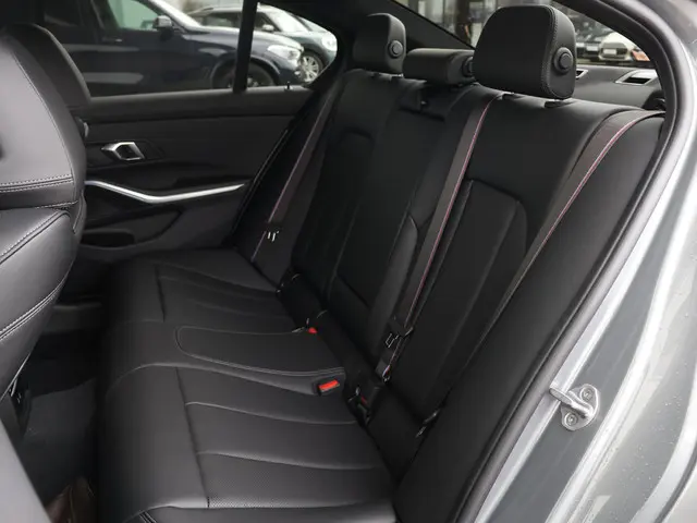 BMW 3 Serie 330e 2026 Hybride Benzine 46