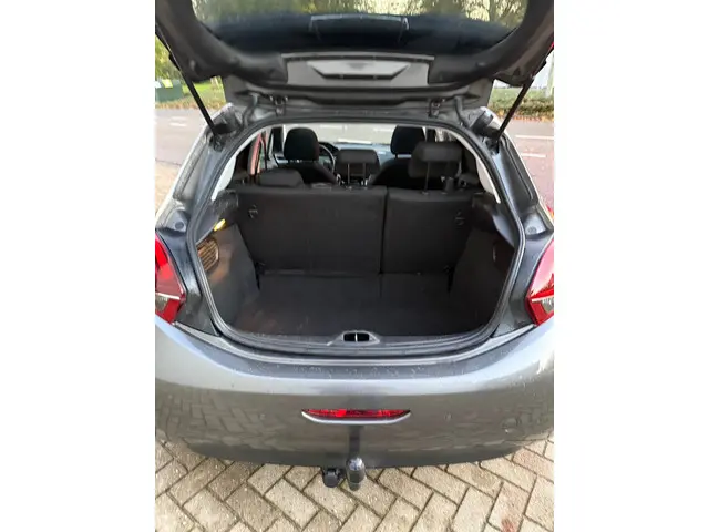 Peugeot 208 1.2 PureTech Allure 2019 Benzine 10