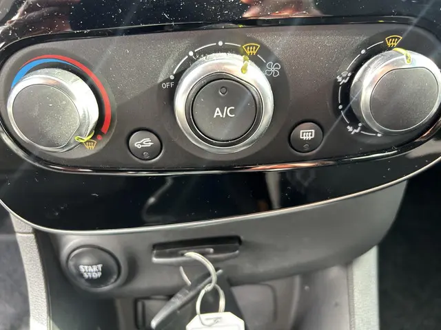 Renault Clio Estate 0.9 TCe Limited 2018 Benzine 11