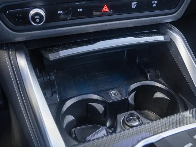 BMW 4 Serie Cabrio 420i 2024 Benzine 18