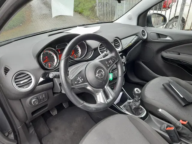 Opel ADAM 1.2 2016 Benzine 4