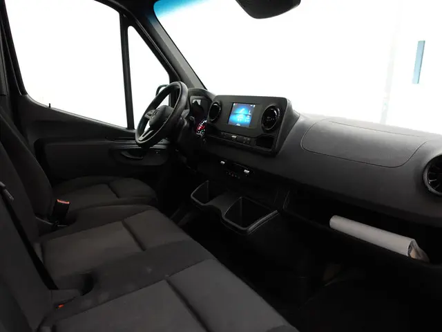 Mercedes-Benz Sprinter 317 L3H2 170PK 2021 Diesel 39