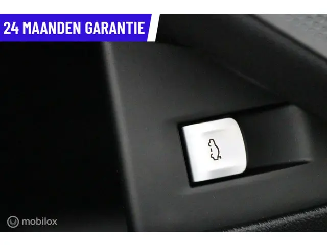 BMW 7 Serie 750Li xDrive High Executive 2015 Benzine 43