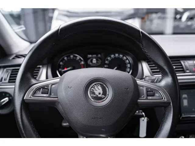 Škoda Rapid Spaceback 1.2 TSI Greentech JOY 2017 Benzine 18