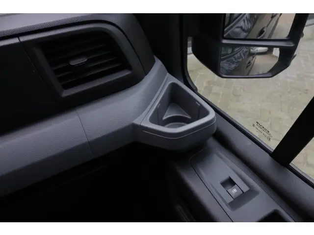 Renault Master T35 2.0 dCi 130 L2H2 Advance 2024 Diesel 32