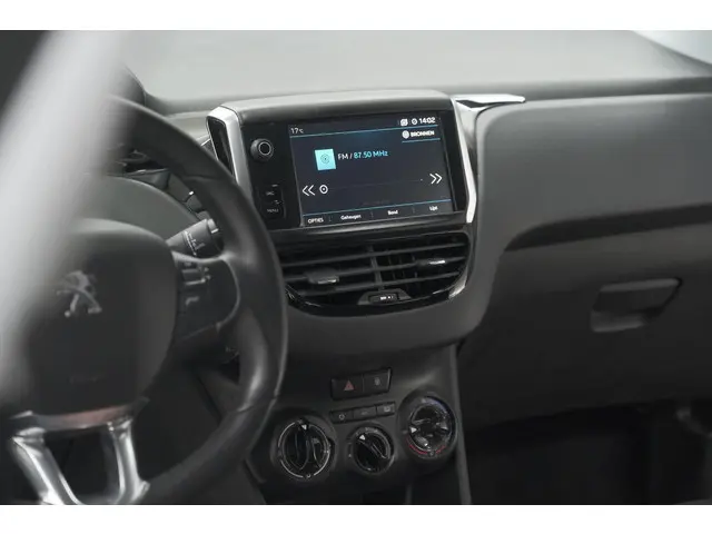 Peugeot 208 PureTech 82 Signature 2019 Benzine 47