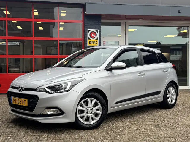 Hyundai i20 1.0 T-GDI Go! 2016 2017 Benzine 2