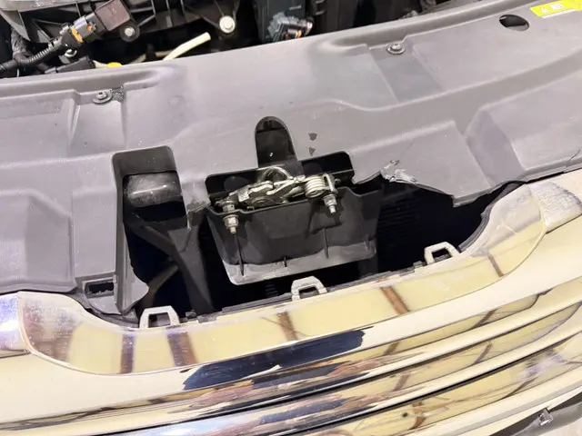 Peugeot 2008 1.2 PureTech Allure Automaat 2014 Benzine 18