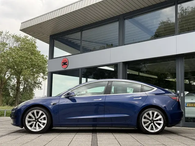 Tesla Model 3 3