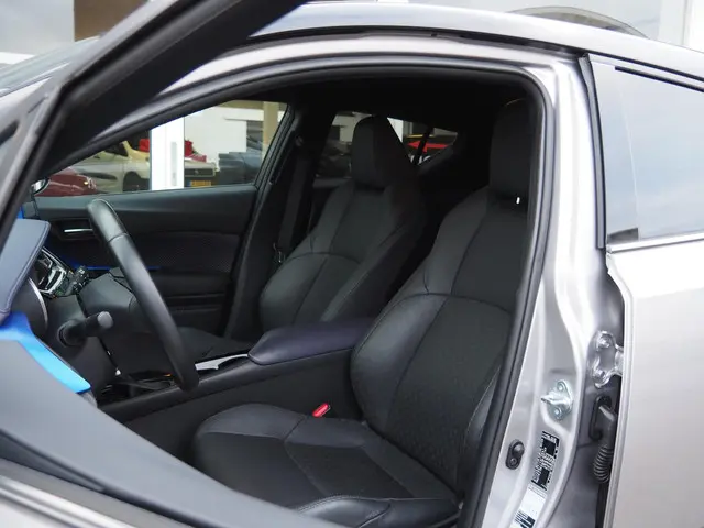 Toyota C-HR 1.8 Hybrid Executive 2018 Hybride Benzine 15