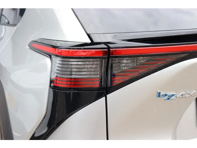 Toyota bZ4X Dynamic 71 kWh 2025 Elektrisch 38