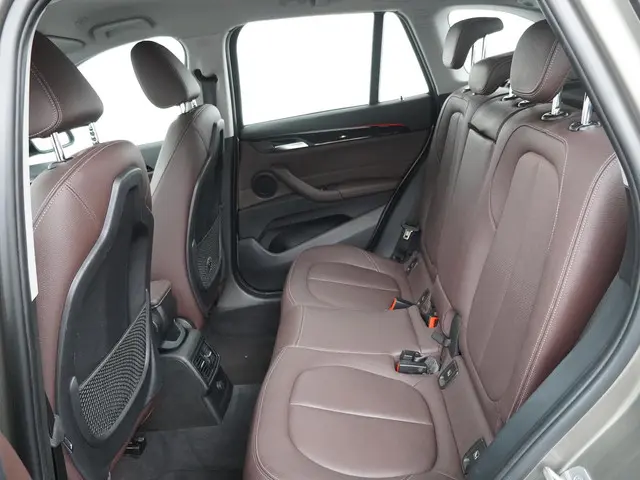 BMW X1 sDrive20i 192pk High Executive 2016 Benzine 10