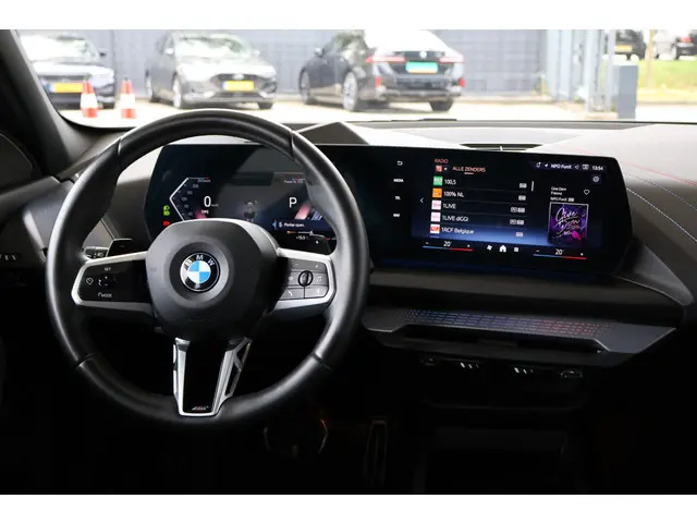 BMW 1 Serie 120 2024 Benzine 11