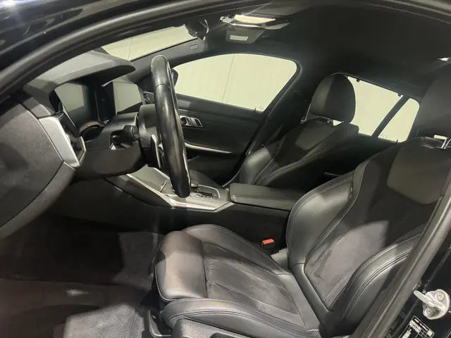 BMW 3 Serie Touring 330e M-Sport 2021 Hybride Benzine 10
