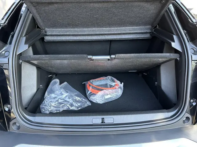 Peugeot e-2008 EV GT 2022 Elektrisch 38